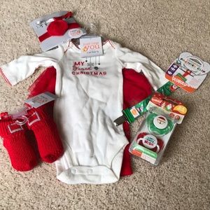 NWT Newborn Christmas set, boots, paci/strap, bows